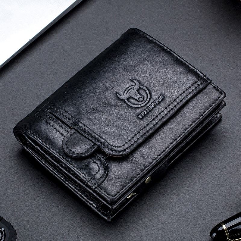 Carteira Masculina Kalel Romenzi RZ477 em couro PU, design compacto, organização inteligente e toque sofisticado para uso diário com elegância.