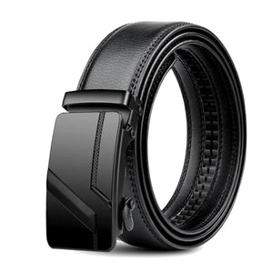 Cinto Masculino de Couro Luxury Romenzi RZ338 nas cor preto com acabamento refinado e design elegante para looks sociais e casuais.