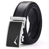 Cinto Masculino Couro Romenzi Altivo RZ466 com fivela esculpida e couro legítimo, ideal para compor visuais elegantes com estilo e durabilidade.