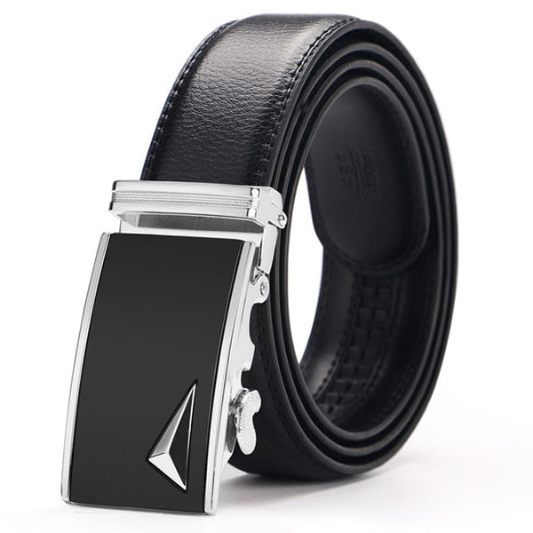 Cinto Masculino Couro Romenzi Altivo RZ466 com fivela esculpida e couro legítimo, ideal para compor visuais elegantes com estilo e durabilidade.