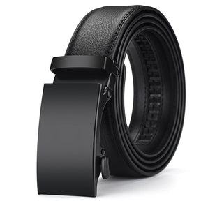 Cinto Masculino Couro Romenzi Altivo RZ466 com fivela esculpida e couro legítimo, ideal para compor visuais elegantes com estilo e durabilidade.