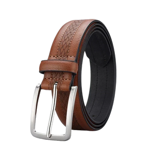 Cinto Masculino Couro Romenzi Atemporal RZ462 com visual clássico, ideal para compor looks autênticos com sofisticação e qualidade duradoura.