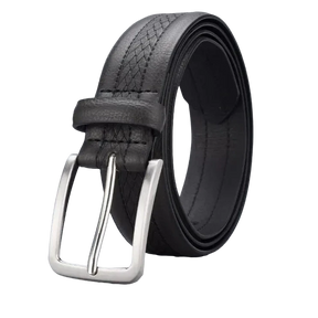 Cinto Masculino Couro Romenzi Atemporal RZ462 com visual clássico, ideal para compor looks autênticos com sofisticação e qualidade duradoura.