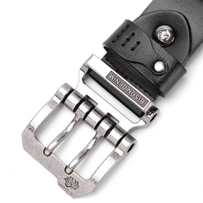 Cinto Masculino de Couro Romenzi Bison RZ472 com couro legítimo e visual discreto. Ideal para trajes sociais e casuais com sofisticação.
