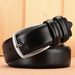 Cinto Masculino de Couro Romenzi Classy RZ460 feito à mão em couro legítimo com estilo clássico e acabamento premium para looks refinados.