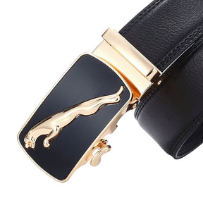 Cinto Masculino de Couro Romenzi Jaguar RZ474 em couro legítimo e acabamento sofisticado. Complementa visuais sociais com elegância e presença.