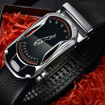 Cinto Masculino Jaguar Romenzi RZ339 com fivela automática dourada, prata ou preta, feito em couro PU com design sofisticado e ajuste preciso.