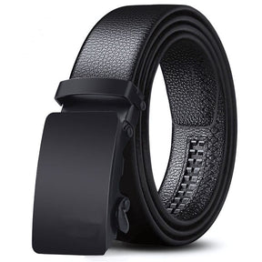 Cinto Social Masculino de Couro Romenzi RZ470 com textura macia e fivela metálica, perfeito para roupas sociais e visuais elegantes.