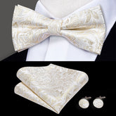 Conjunto Gravata Borboleta Romenzi RZ452 com nó pronto, 2 abotoaduras e 1 lenço de bolso. Sofisticação e estilo para homens elegantes.