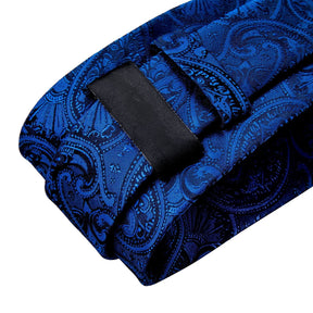 Conjunto com Gravata Romenzi Estampada RZ455, broche, anel e acessórios, ideal para ocasiões especiais e visuais refinados com personalidade.