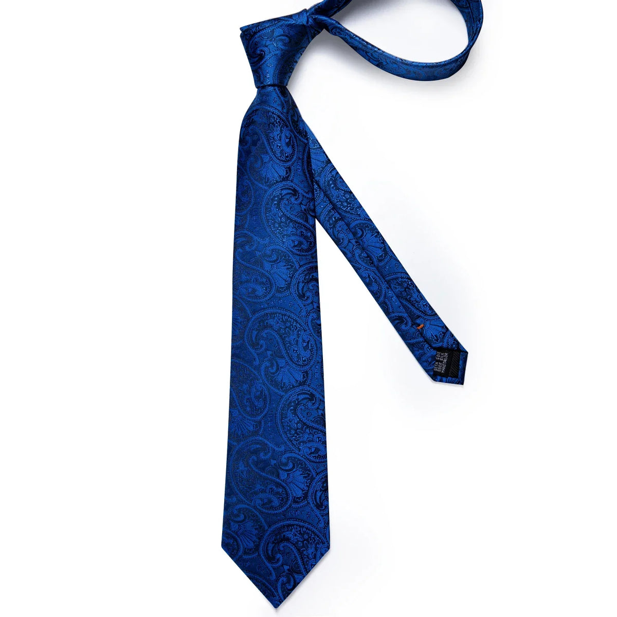 Conjunto com Gravata Romenzi Estampada RZ455, broche, anel e acessórios, ideal para ocasiões especiais e visuais refinados com personalidade.