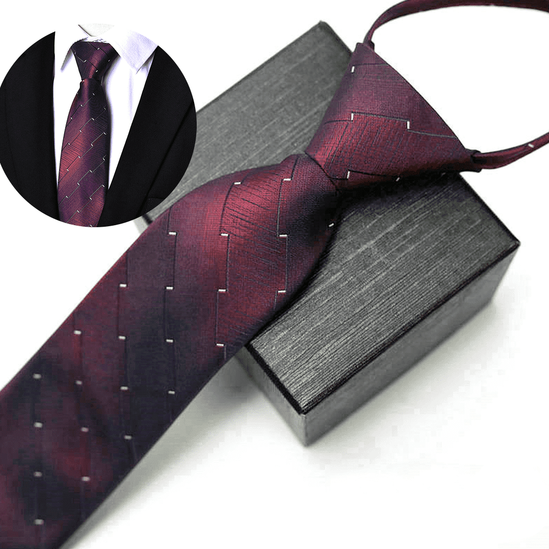 Gravata Romenzi Lumière RZ456, peça de acabamento impecável e toque suave, ideal para looks marcantes e cheios de distinção.