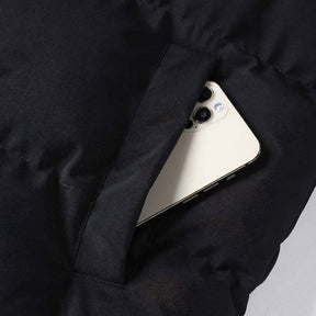 Jaqueta Acolchoada Masculina Romenzi High RZ239 com design clássico, isolamento térmico e estilo atemporal para conforto e sofisticação em dias frios.