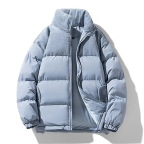 Jaqueta Bobojaco Masculina Romenzi RZ033 com forro de lã macia, modelagem ajustada e fechamento por zíper. Perfeita para elegância e conforto no inverno.