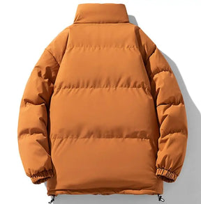 Jaqueta Bobojaco Masculina Romenzi Westcoast RZ240 com design básico e elegante. Ideal para dias frios, oferecendo conforto, proteção e durabilidade.