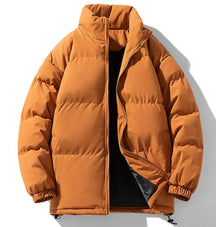 Jaqueta Bobojaco Masculina Romenzi Westcoast RZ240 com design básico e elegante. Ideal para dias frios, oferecendo conforto, proteção e durabilidade.