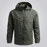 Jaqueta Corta Vento Impermeável Romenzi RZ040, tecido resistente, design ergonômico e proteção contra vento e chuva. Ideal para aventuras ao ar livre.
