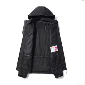 Jaqueta Corta Vento Masculina Romenzi Pulse RZ231 em cinza claro, design moderno e proteção contra chuva e vento.