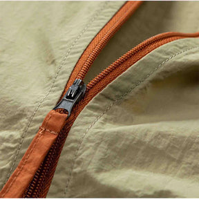 Jaqueta Corta Vento Masculina Romenzi RZ237, design funcional, proteção contra chuva e vento para atividades ao ar livre.