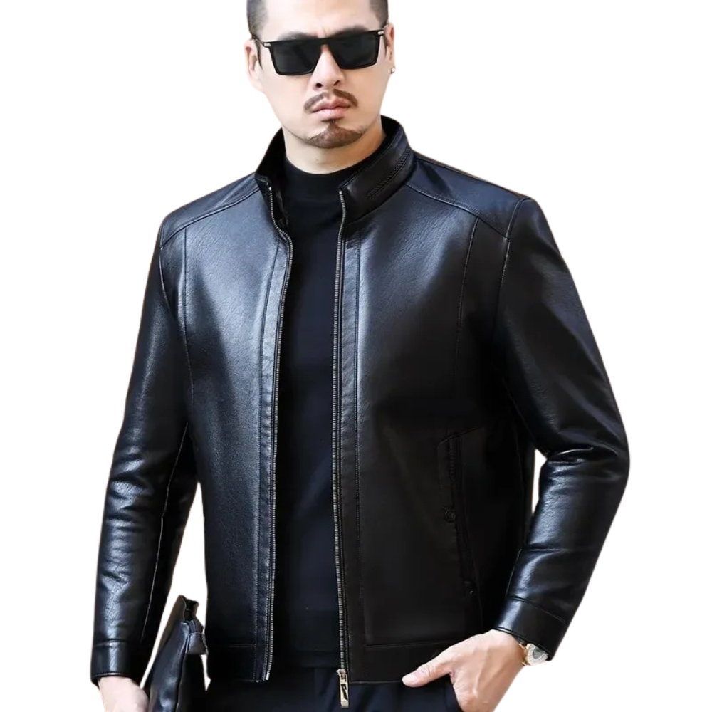 Jaqueta de Couro Masculina Romenzi Keanu RZ228 confeccionada em couro de alta qualidade, combinando sofisticação e conforto para todas as ocasiões.