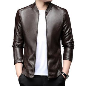 Jaqueta de Couro Masculina Romenzi RZ151 com design clássico, couro premium e caimento perfeito para um estilo sofisticado.