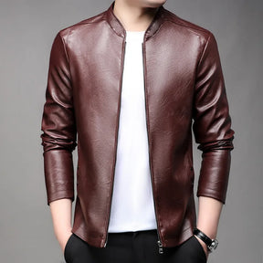 Jaqueta de Couro Masculina Romenzi RZ151 com design clássico, couro premium e caimento perfeito para um estilo sofisticado.