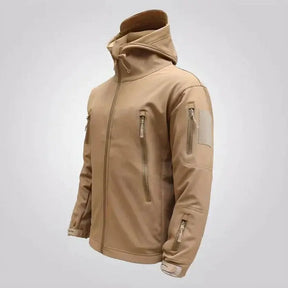 Jaqueta Impermeável Masculina Romenzi RZ165 com design moderno, impermeável e confortável para dias de chuva.