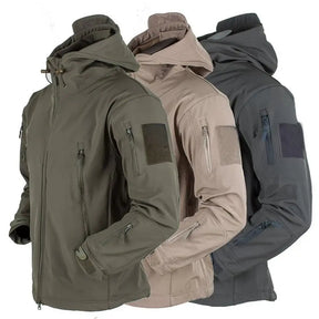 Jaqueta Impermeável Masculina Romenzi RZ165 com design moderno, impermeável e confortável para dias de chuva.
