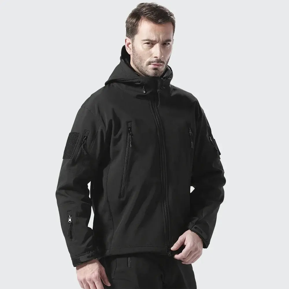 Jaqueta Impermeável Masculina Romenzi RZ165 com design moderno, impermeável e confortável para dias de chuva.