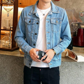 Jaqueta Jeans Masculina Casual Romenzi RZ159 em tecido denim premium, combinando proteção, conforto e estilo para diversas ocasiões.