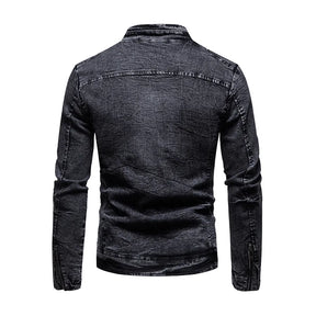 Jaqueta Jeans Masculina Romenzi City RZ247 com design contemporâneo, materiais premium e versatilidade. Perfeita para conforto e elegância em diversas ocasiões.