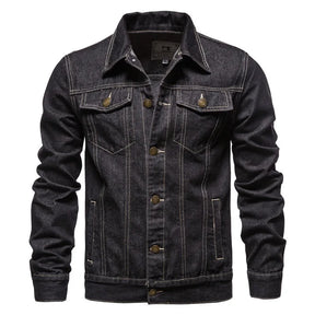 Jaqueta Jeans Masculina Romenzi Classic RZ230 com detalhes sofisticados, design atemporal e materiais de alta qualidade para versatilidade e elegância.