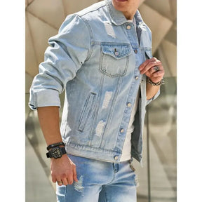 Jaqueta Jeans Masculina Romenzi Hyper RZ243 com design moderno, vibe jovem e acabamento sofisticado. Perfeita para destacar-se com estilo e conforto.