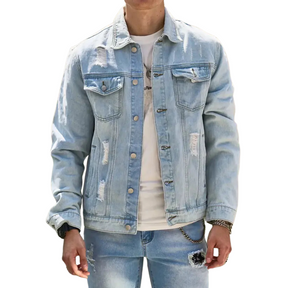 Jaqueta Jeans Masculina Romenzi Hyper RZ243 com design moderno, vibe jovem e acabamento sofisticado. Perfeita para destacar-se com estilo e conforto.