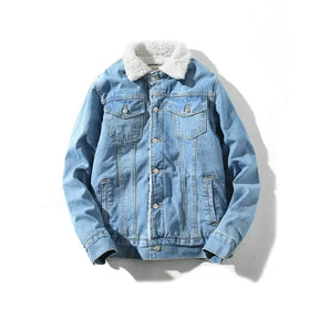 Jaqueta Jeans Masculina Romenzi Modern RZ245 com design clássico e moderno, tecidos premium e estilo versátil. Conforto e elegância em qualquer ocasião.