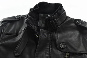 Jaqueta Longa de Couro Masculina Romenzi RZ118 - conforto, couro de alta qualidade, design exclusivo e resistência para dias frios.