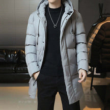 Jaqueta Longa Puffer Masculina Romenzi RZ145 com acolchoamento térmico, tecido impermeável e design refinado para proteção e estilo no inverno.