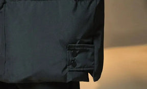 Jaqueta Longa Puffer Masculina Romenzi RZ145 com acolchoamento térmico, tecido impermeável e design refinado para proteção e estilo no inverno.