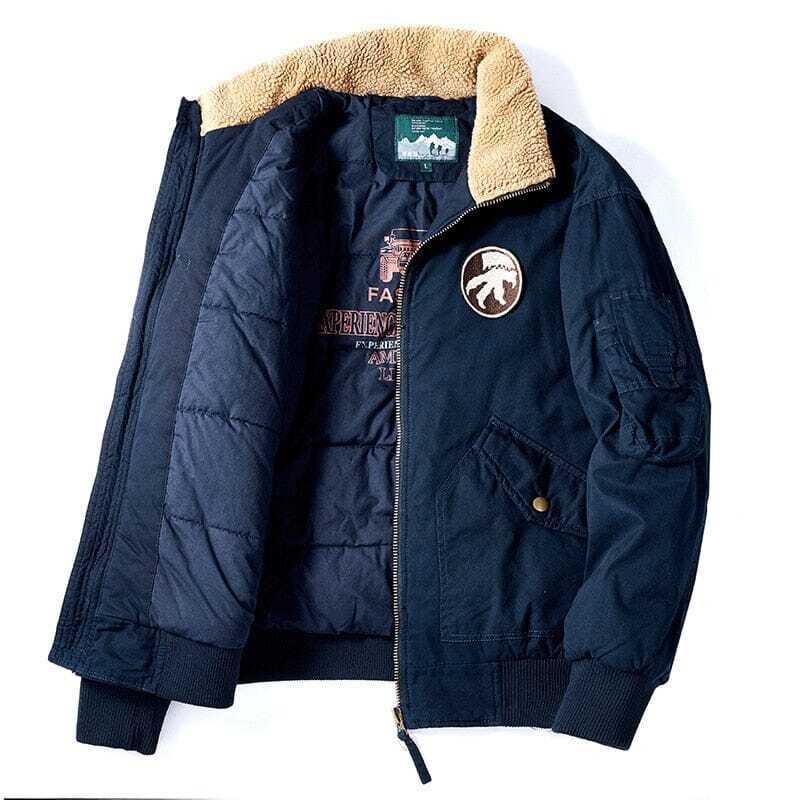 Jaqueta Masculina Acolchoada Adventure Romenzi RZ214 com forro acolchoado, confortável, resistente e ideal para dias frios e ocasiões elegantes.