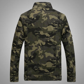 Jaqueta Masculina Camuflada Romenzi RZ185 com estampa resistente, conforto térmico e estilo sofisticado.