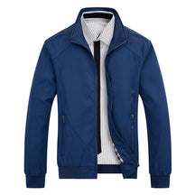 Jaqueta Masculina Casual Outwear Romenzi RZ184 em tecido resistente, com forro acolchoado e estilo sofisticado.