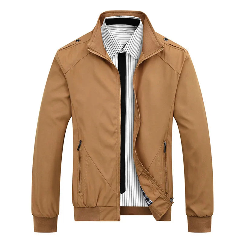 Jaqueta Masculina Casual Outwear Romenzi RZ184 em tecido resistente, com forro acolchoado e estilo sofisticado.