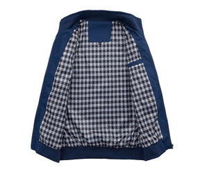 Jaqueta Masculina Casual Outwear Romenzi RZ184 em tecido resistente, com forro acolchoado e estilo sofisticado.
