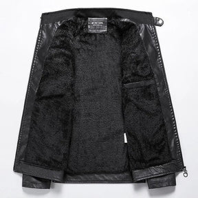 Jaqueta Masculina de Couro Original Romenzi RZ158 confeccionada em couro premium, com costuras reforçadas e design clássico e versátil.