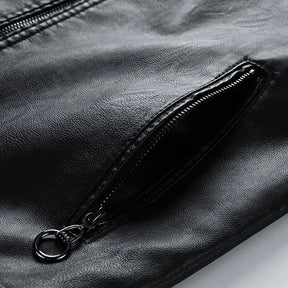 Jaqueta Masculina de Couro Original Romenzi RZ158 confeccionada em couro premium, com costuras reforçadas e design clássico e versátil.