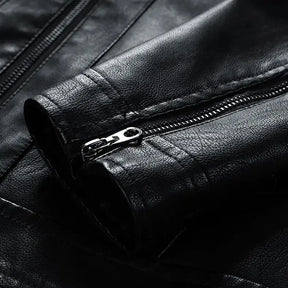 Jaqueta Masculina de Couro Romenzi RZ127 com couro premium, acabamento refinado e design versátil para ocasiões elegantes e casuais.