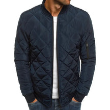 Jaqueta Masculina Elegance Zev Romenzi RZ143 com design ousado, material robusto e interior aquecido, perfeita para conforto e estilo nos dias frios.