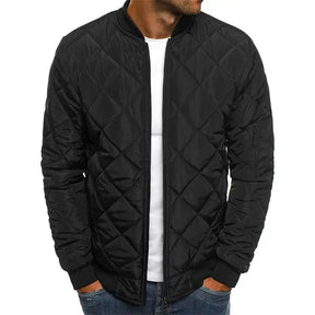 Jaqueta Masculina Elegance Zev Romenzi RZ143 com design ousado, material robusto e interior aquecido, perfeita para conforto e estilo nos dias frios.