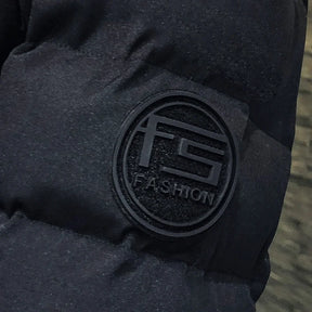 Jaqueta Masculina Fashion Romenzi RZ141 com design moderno, material premium resistente e tecido aquecido para conforto e estilo.