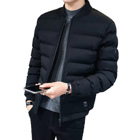 Jaqueta Masculina Fashion Romenzi RZ141 com design moderno, material premium resistente e tecido aquecido para conforto e estilo.